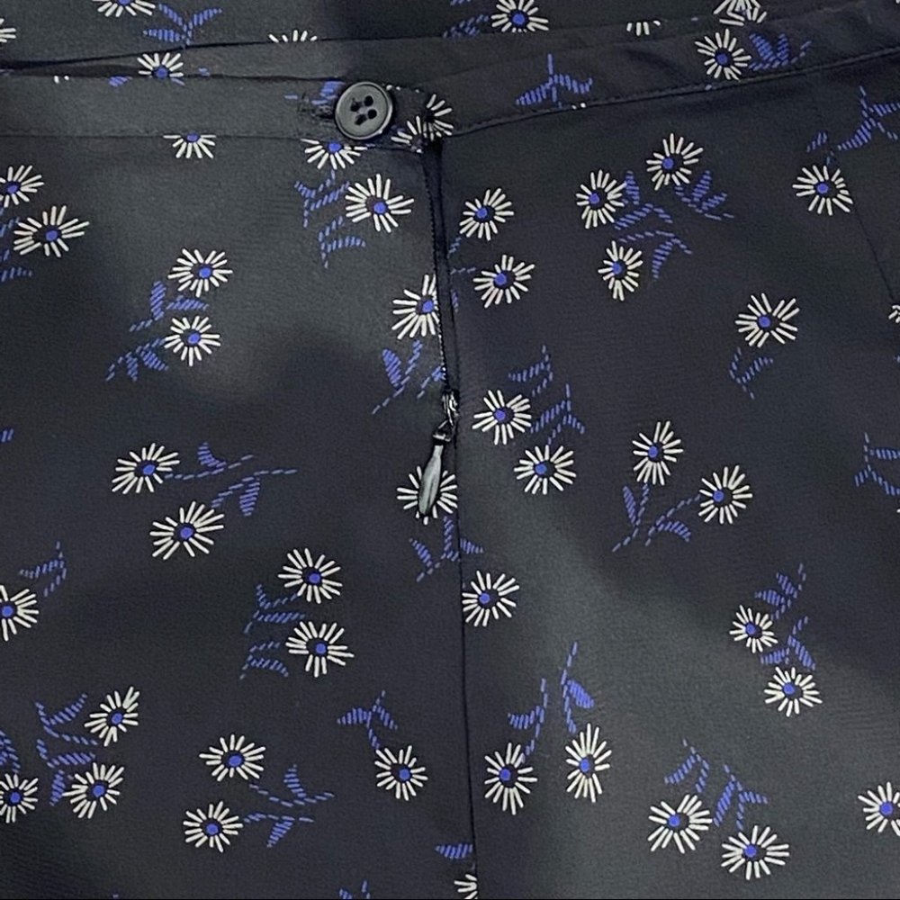 The Limited Stretch Printed Skirt w/Zipper - Picture 8 of 9